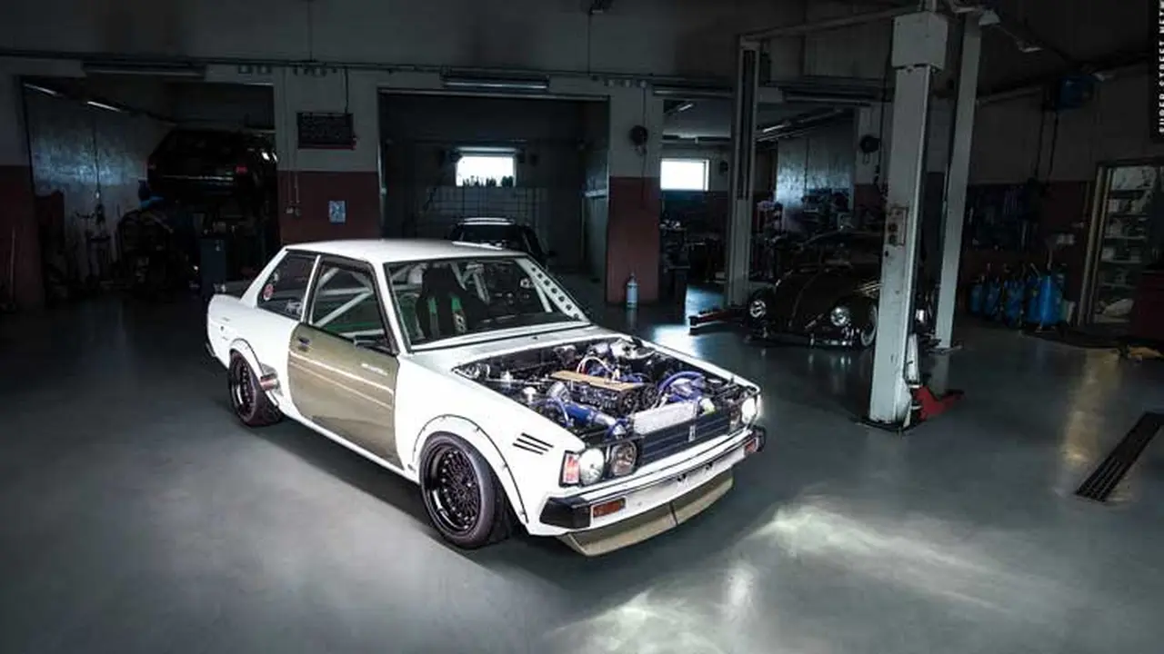 Modifikasi Corolla DX yang diperuntukan untuk balap (SuperStreetOnline)