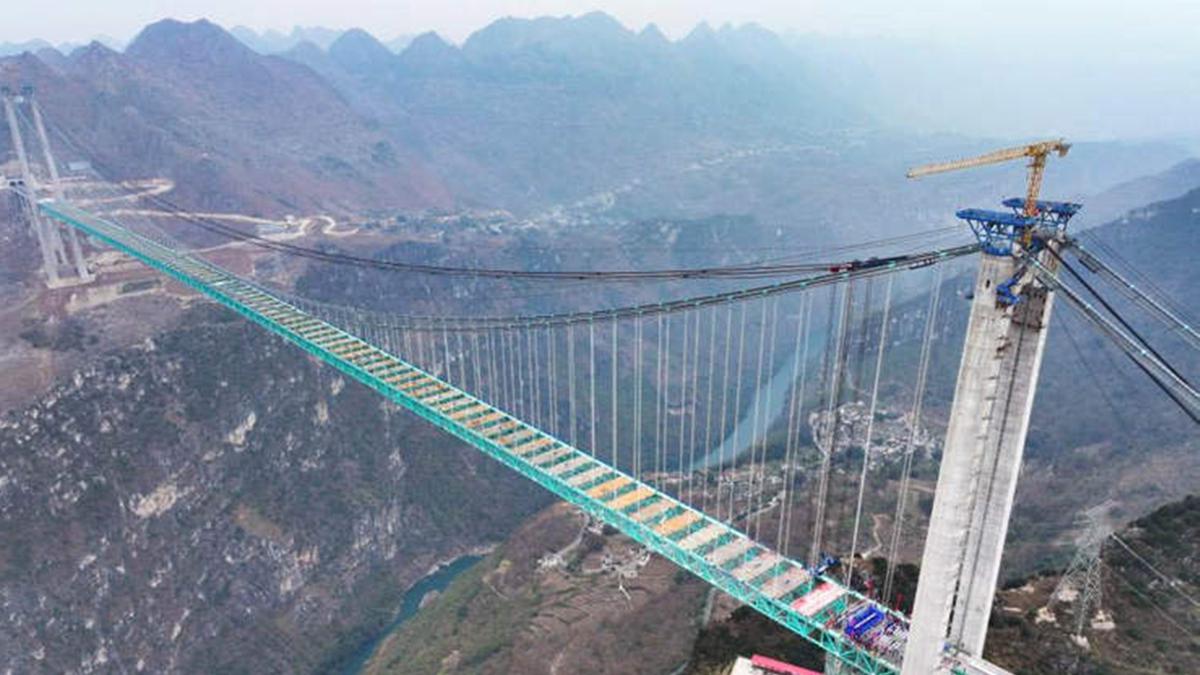 Jembatan Tertinggi Dunia di Tiongkok Siap Dibuka Juni 2025, Menjulang 625 Meter