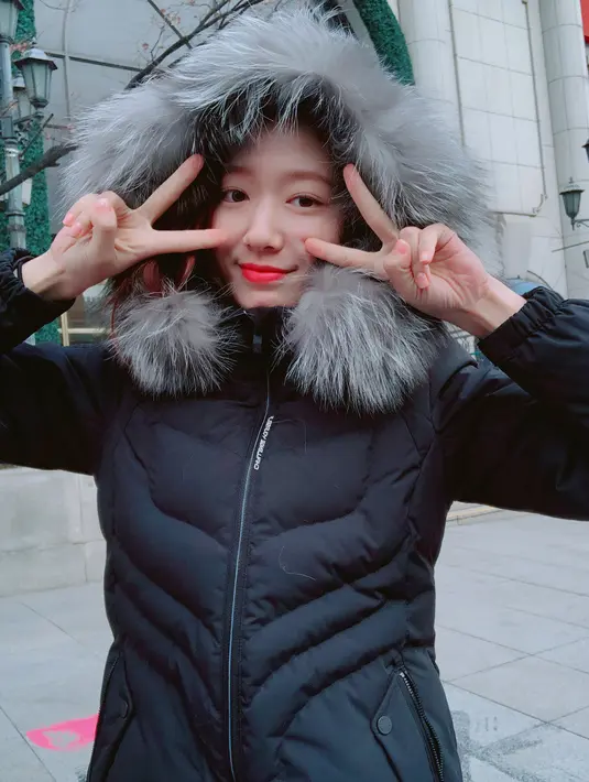 Siapa yang menyangka jika saat masih kecil, Park Shin Hye bercita-citajadi polisi. (Foto: instagram.com/ssinz7)