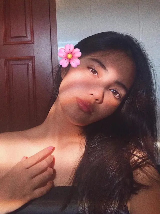 Tak Kalah Cantik, Ini 6 Potret Rania Marchella Adik Ranty Maria