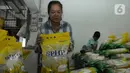 Program ini dilakukan di tengah lonjakan harga beras dimana harga medium naik Rp 40 menjadi Rp 12.210 per Kg dan beras premium naik Rp 20 menjadi Rp 13.880 per Kg. (merdeka.com/Imam Buhori)