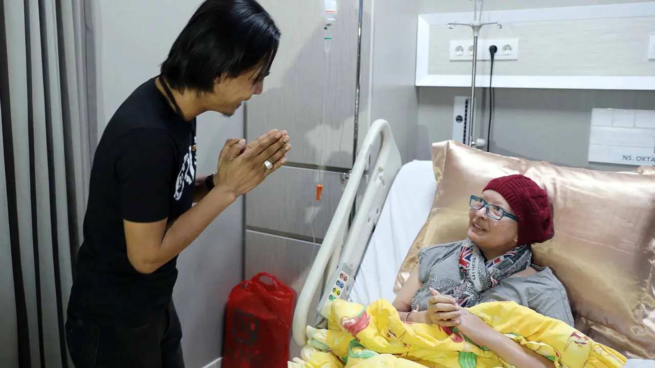 [Bintang] Charlie Setia Band Jenguk Yana Zein