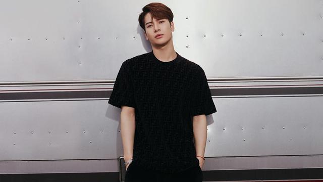 FOTO: Gaya OOTD Jackson GOT7 yang Serba Hitam, Stylish dan Menawan