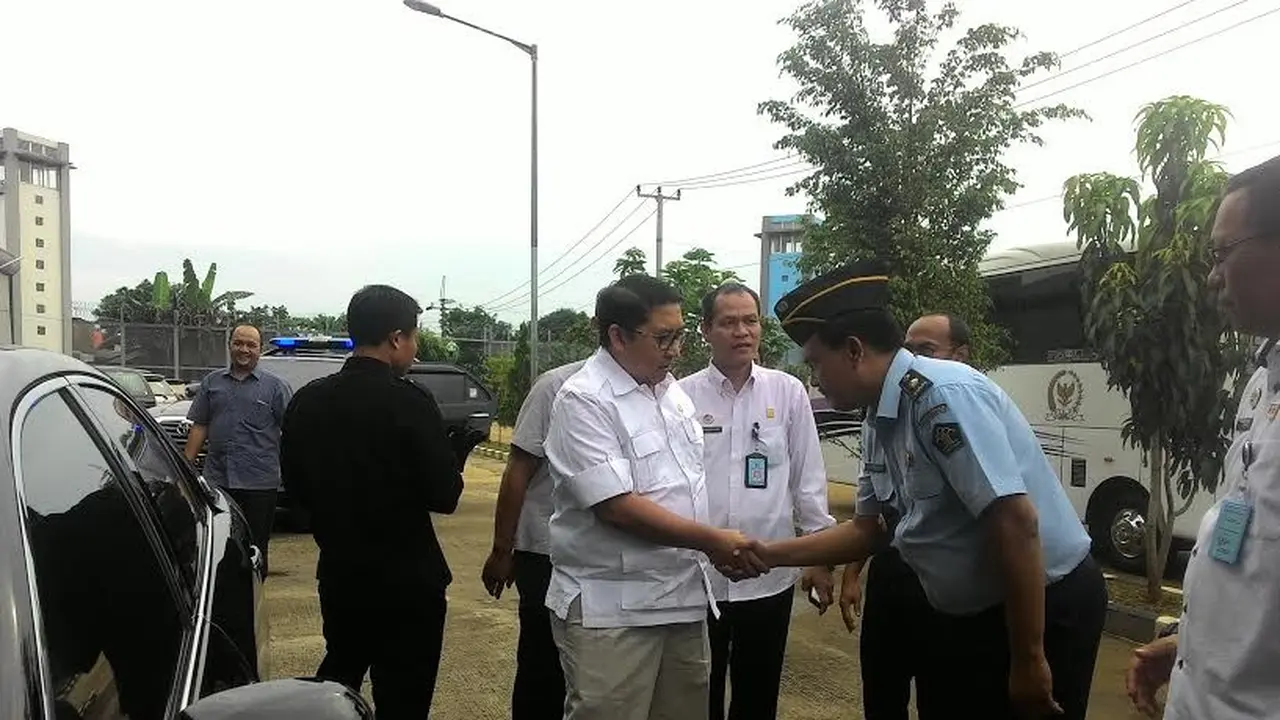 Fadli Zon di Lapas Gunungsindur, Bogor 