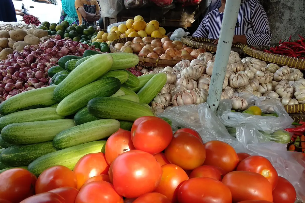 Pantauan harga pangan di Pasar Kebayoran Lama, Jakarta Selatan. Foto: Liputan6.com/Maulandy