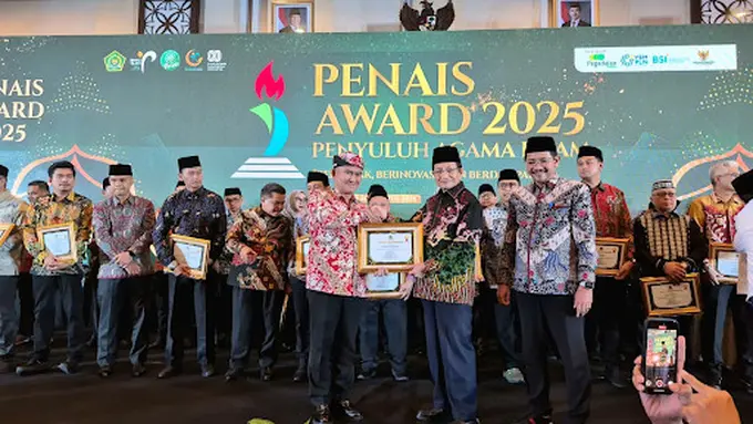 Inspiratif! Wali Kota Tarakan Dianugerahi PENAIS Award 2025 Berkat Perhatian pada Penyuluh Agama