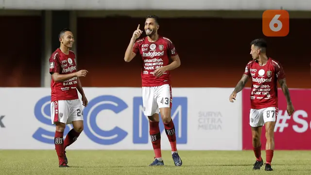 FOTO: Persib Bandung Susah Payah Imbangi 10 Pemain Bali United