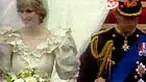 Koleksi busana Lady Diana akan dilelang di Inggris pada 8 Juni mendatang. Terdapat gaun pengantin dan gaun yang dipakai Diana saat bertunangan dengan Pangeran Charles. 