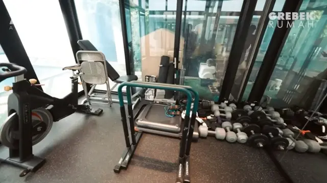 Rumah Teuku Wisnu dan Shireen Sungkar. (Foto: YouTube/Atta Halilintar)