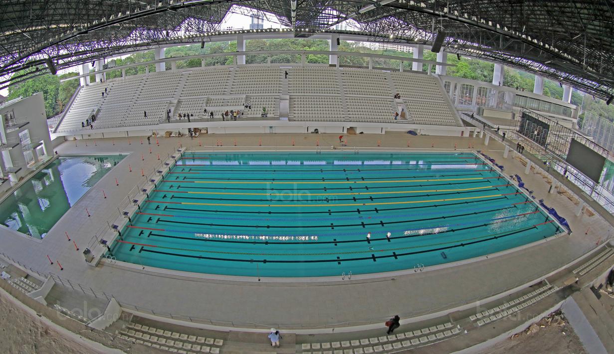 Venue Aquatic Center terlihat megah dan hampir rampung pengerjaannya di Kawasan Senayan Sport Center, Jakarta (04/10/2017). Renovasi tersebut untuk menyambut Asian Games 2018. (Bola.com/Nicklas Hanoatubun)