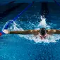 Ilustrasi berenang di malam hari. (Photo by Gentrit Sylejmani on Unsplash)