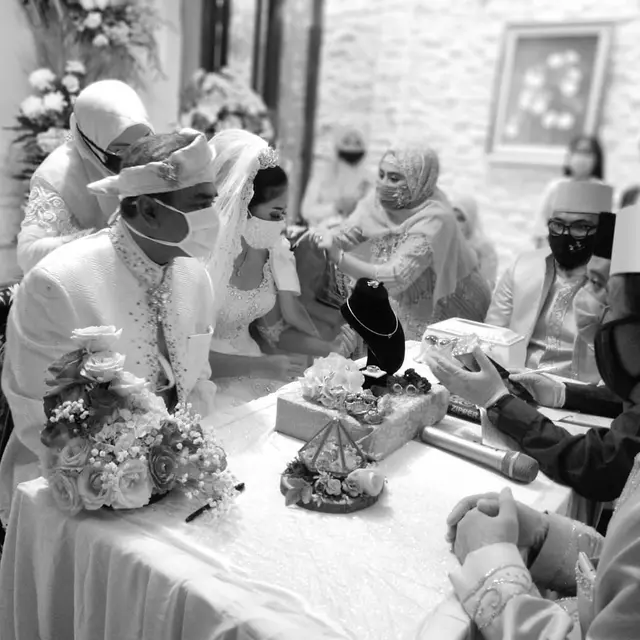 Dipersunting Pilot, Ini 6 Momen Pernikahan Qory Sandioriva Mantan Ramon Y. Tungka