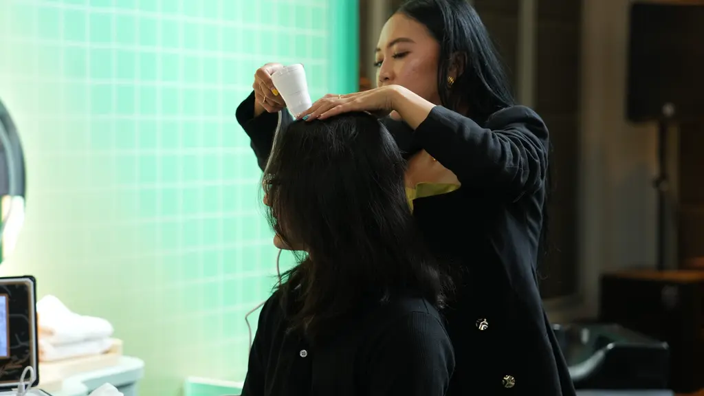 Ketombe tidak hanya berdampak pada tampilan rambut, tetapi juga pada kenyamanan saat menjalani aktivitas (Sumber: lavojoy Indonesia)