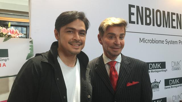 Thomas Djorghi dan dokter Danne Montague-King.