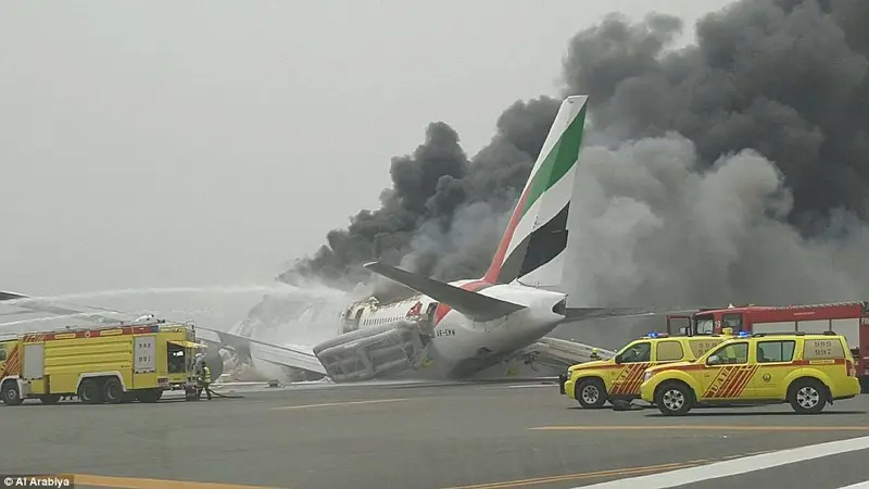 Video Kepanikan di Kabin Emirates Airlines yang Terbakar di Dubai