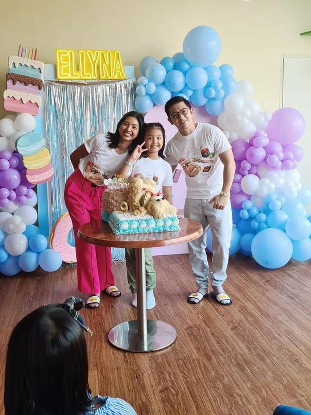 Akur Meski Cerai, Ini 7 Kebersamaan Nicky Tirta dan Liza Elly Rayakan Ultah Anak