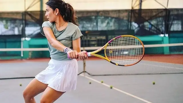 7 Potret Dian Sastrowardoyo saat Olahraga, Disebut Miliki Body Goals