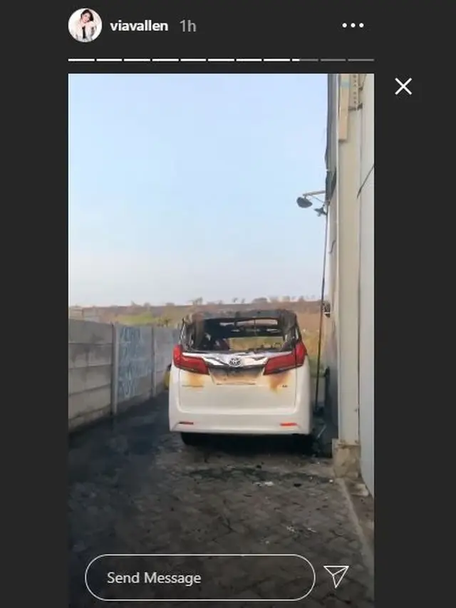 6 Momen Mobil Alphard Via Vallen Terbakar Disamping Rumah, Dibakar Orang Tak Dikenal