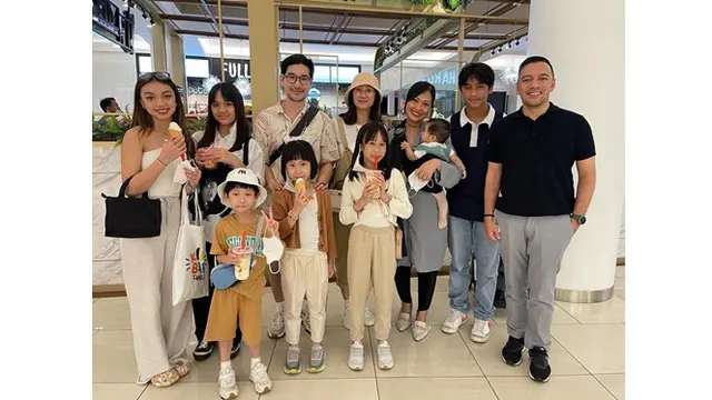 6 Potret Keakraban Keluarga Nola B3 dan Kimbab Family, Rayakan Momen Ultah