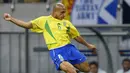 4. Roberto Carlos - Brazil (AFP/Pedro Ugarte)