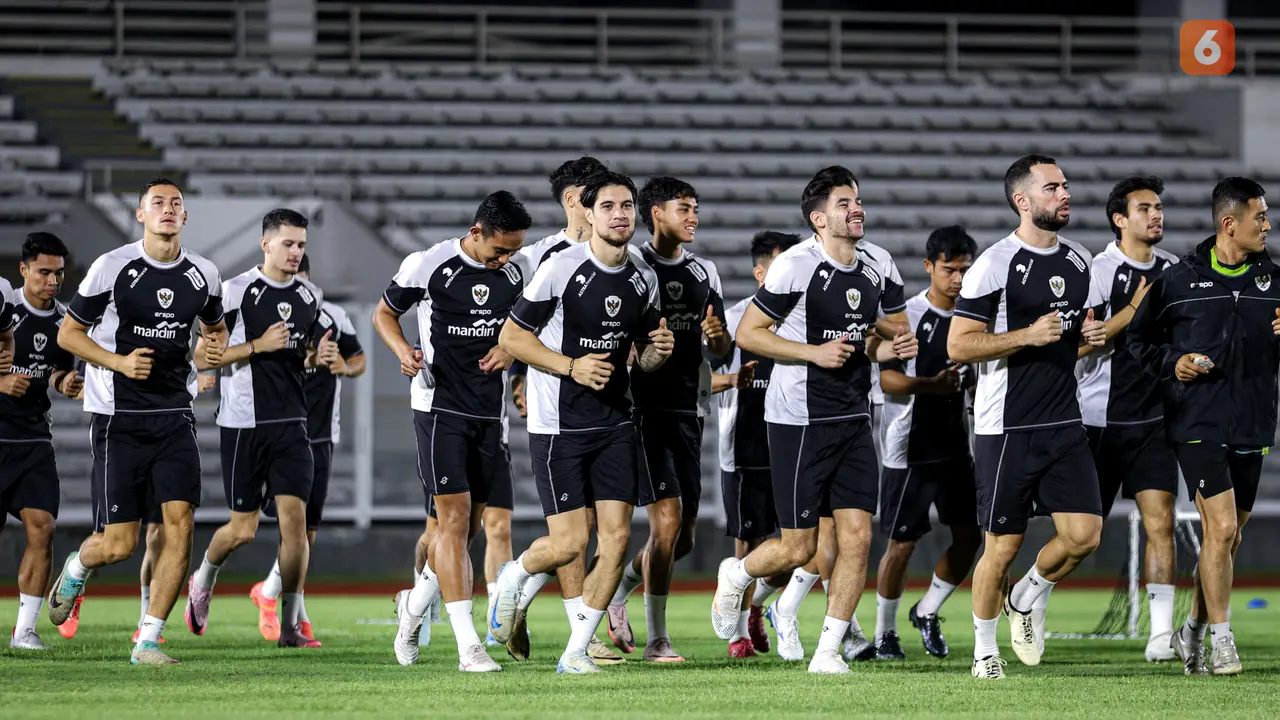 Foto: Baru Tiba di Tanah Air, Kevin Diks Langsung Geber Latihan Bersama Timnas Indonesia