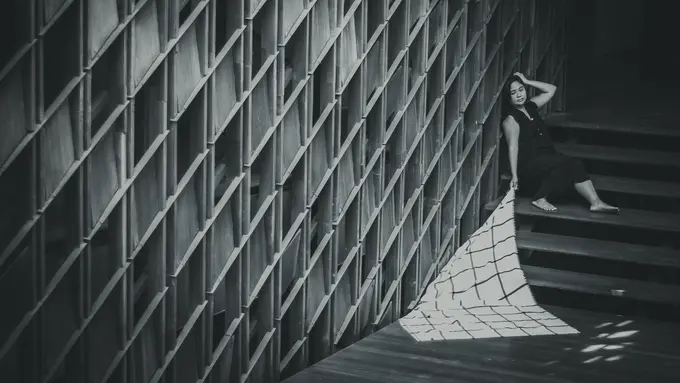 Dalam momentum Hari Janda Internasional, Myrna Soeryo, seorang jandapreneur dan praktisi komunikasi, meluncurkan buku kumpulan puisi pertamanya berjudul The Dark Alley.