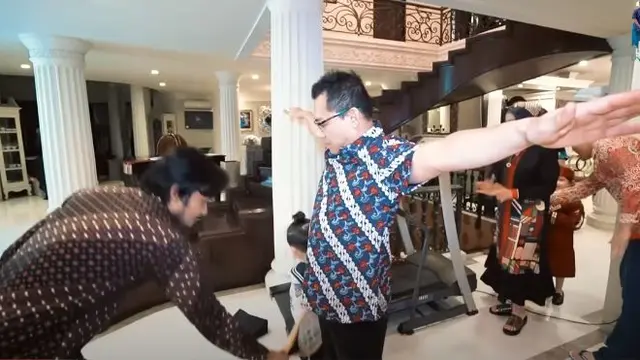 6 Potret Keseruan Mudik "Halu" Keluarga Anang Hermansyah dan Ashanty