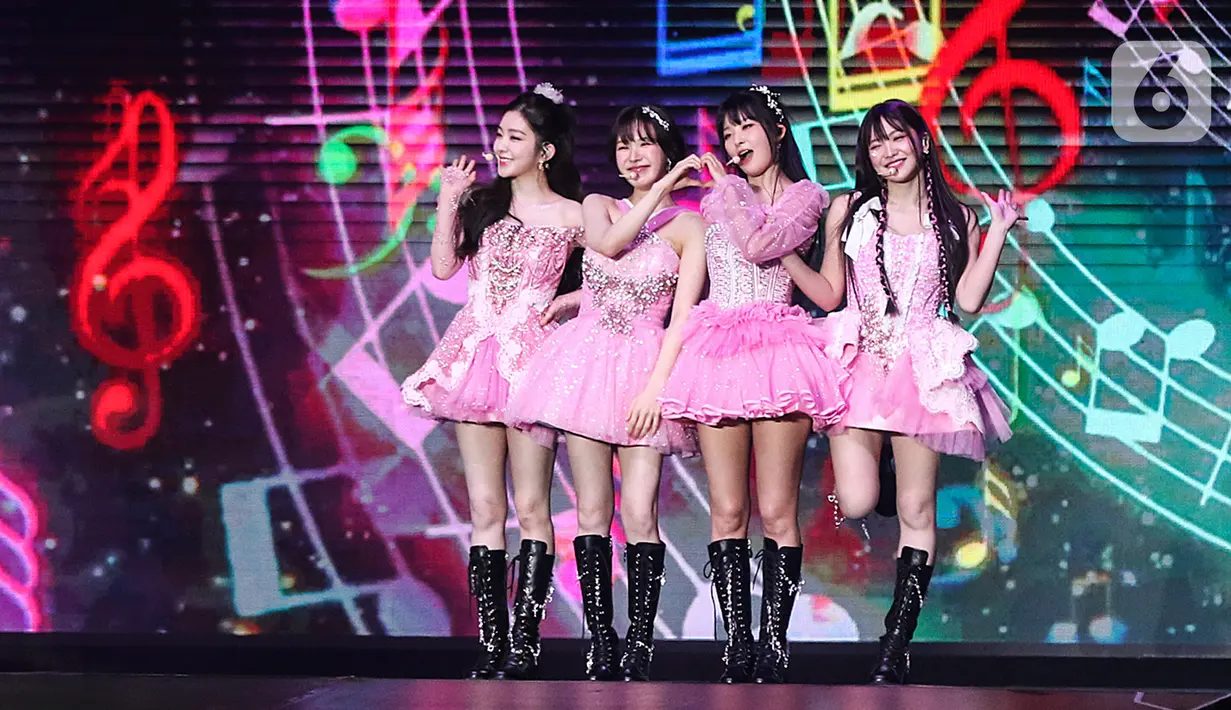 Grup K-Pop Red Velvet saat konser bertajuk Red Velvet 4th Concert: R to V in Jakarta di ICE BSD, Tangerang, Banten, Sabtu (20/5/2023). (Liputan6.com/JohanTallo)