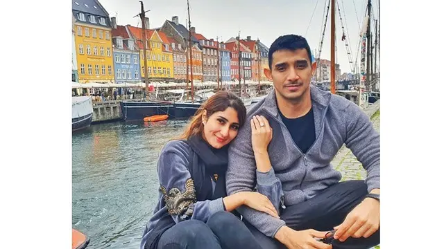 6 Momen Romantis Tania Nadira dan Suami Bulan Madu Keliling Eropa