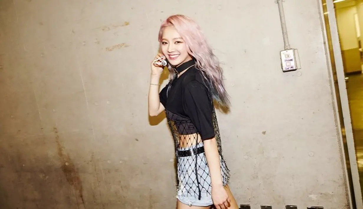 Siapa yang menyangka jika idol kelahiran 22 September 1989 ini suka tiba-tiba menghilang. "Ada kalanya para personel SNSD dan manajer mencariku karena aku tiba-tiba menghilang," tuturnya. (Foto: instagram.com/watasiwahyo)