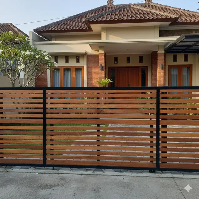 Pagar Bilah Kayu Horizontal (Gemini AI)