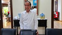 Presiden ke-7 RI Joko Widodo atau Jokowi menanggapi terkait namanya yang dikaitkan dengan dua kapal yang mengangkut Nikel di Raja Ampat.(Liputan6.com/Fajar Abrori)