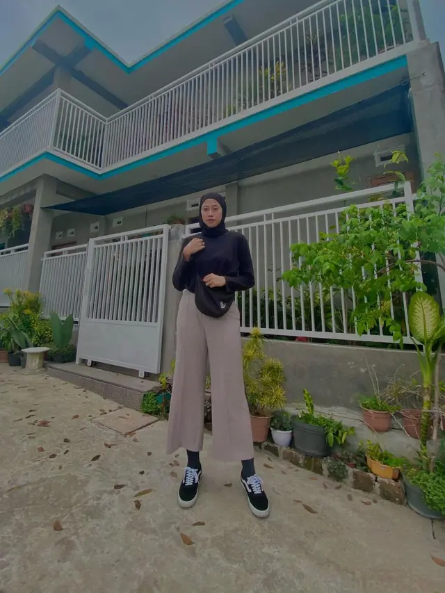 6 Potret Rumah Megawati Hangestri yang Minimalis, Asri Dipenuhi Tanaman
