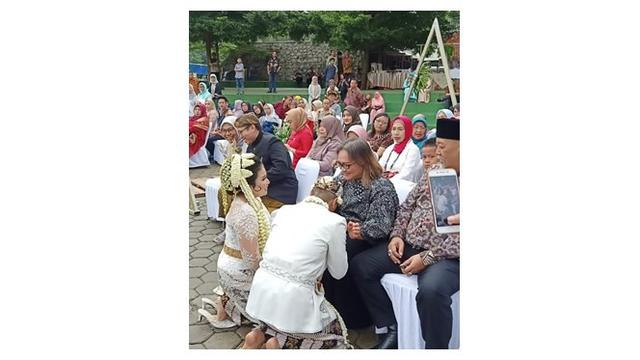 Indro Jadi Saksi, Ini 7 Potret Pernikahan Satrio Anak Dono Warkop