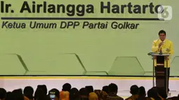 Ketua Umum DPP Golkar terpilih Airlangga Hartarto memberikan sambutan saat penutupan Munas X Partai Golkar di Jakarta, Kamis (5/12/2019). Airlangga Hartarto terpilih kembali sebagai ketua umum Partai Golkar Periode 2019-2024 secara aklamasi. (Liputan6.com/Johan Tallo)
