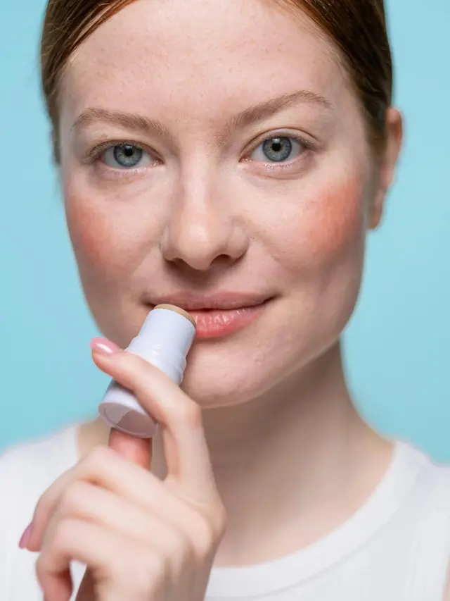 Lip Balm dengan SPF dan Kandungan Pelembap