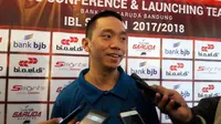 Pelatih Garuda Bandung, Andre Yuwadi. (Bola.com/Erwin Snaz)