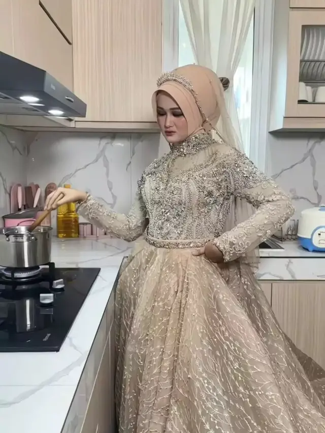 10 Potret Tingkah Orang saat Memasak Ini Nyeleneh Banget, Bikin Geleng Kepala