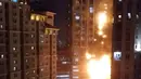 Kebakaran melanda hampir seluruh lantai di Gedung Neo Soho, Jakarta Barat, Rabu (9/11). (Istimewa)
