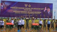 KASAL, Menhan hingga Mentan Panen Raya Kedelai Garuda Merah Putih di Lampung Utara