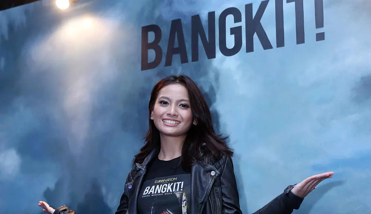 Yang jadi pembeda dengan film sebelumnya, dalam segi skip. Ia biasanya menghafal skrip, sedangkan dalam film Bangkit, ia dituntut banyak melakukan ekspresi. (Nurwahyunan/Bintang.com)