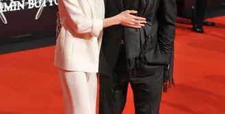 Perceraian Angelina Jolie dan Brad Pitt memang belum selesai. Terbaru, proses cerai mereka memasuki babak baru, yakni soal perebutan hak asuh anak. Mengingat sejak awal keduanya selalu berseteru. (AFP/John McDougal)