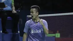 Tunggal putra Indonesia, Anthony Sinisuka Ginting, melakukan selebrasi usai mengalahkan wakil Belanda, Mark Caljouw, pada Indonesia Open di Istora Senayan, Rabu, (4/7/2018). Anthony Ginting menang 21-9, 21-17. (Bola.com/M Iqbal Ichsan)