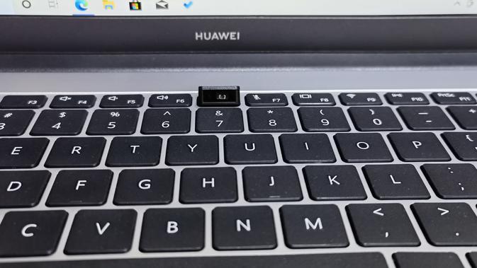 Web cam di Huawei MateBook D15 (Liputan6.com/ Agustin Setyo W).