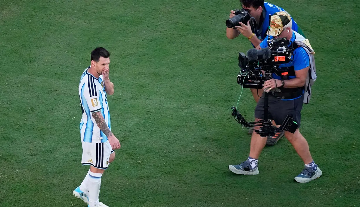 Pemain Argentina Lionel Messi bereaksi diakhir pertandingan final Piala Dunia sepak bola antara Spanyol dan Argentina di East Rutherford, N.J., dekat New York, Minggu, 19 Juli 2026. (AP Photo/Matt Slocum)