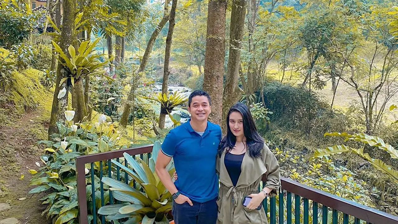 [Fimela] Adly Fairuz dan Angbeen Rishi