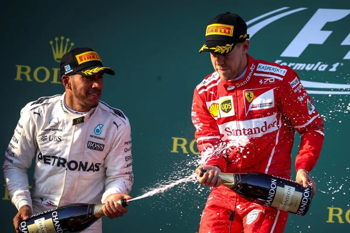 Lewis Hamilton dan Sebastian Vettel 