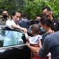 Presiden Joko Widodo (Jokowi)&nbsp;bertemu dan memberikan bantuan untuk pekerja seni di Taman Balekambang Surakarta, Kecamatan Banjarsari, Kota Surakarta, Kamis, 26 Mei 2022. (Sumber: Setwapres)