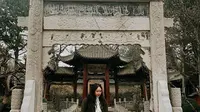 Gita Gutawa berada di Masjid Agun Xian di China (Dok.Instagram/@gitagut/https://www.instagram.com/p/B7Al88elDmc/Komarudin)