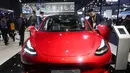 Sebuah mobil listrik Tesla Model 3 terlihat di area pameran Automobile selama gelaran Pameran Impor Internasional China (China International Import Expo/CIIE) ketiga di Shanghai, China timur, pada 6 November 2020. (Xinhua/Ding Ting)